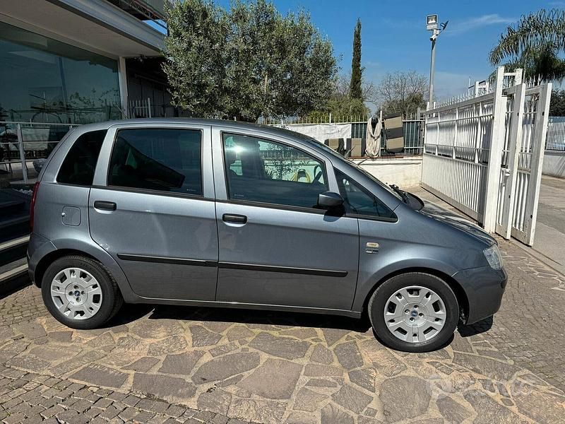 Usata Fiat Idea 80 CV (58 kW) 2007 Grigio Monovolume