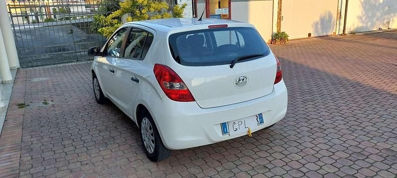 Usata Hyundai i20 Comfort 77 CV (56 kW) 2010 Utilitaria