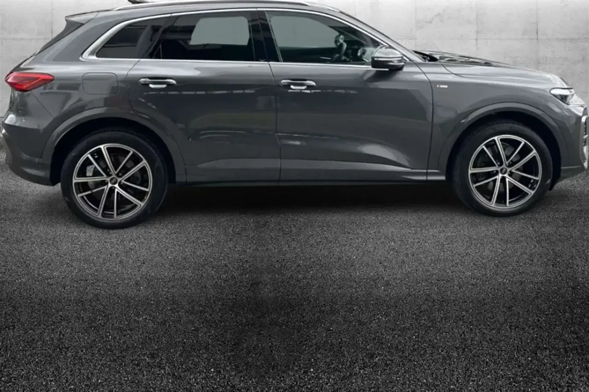 Usata Audi Q5 S-Line 204 CV (150 kW) 2025 Grigio SUV