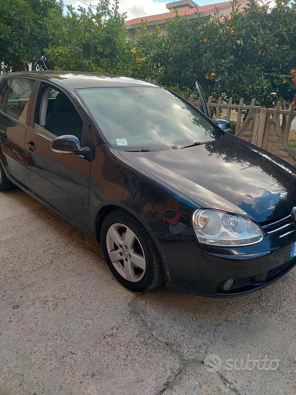 Usado VW Golf IV Sportline 105 CV (77 kW) 2006 Negro Berlina