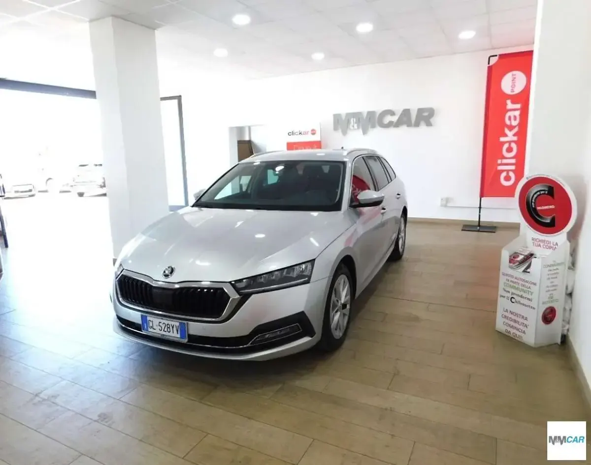 Usata Skoda Octavia Style 116 CV (85 kW) 2023 Grigio chiaro Station wagon