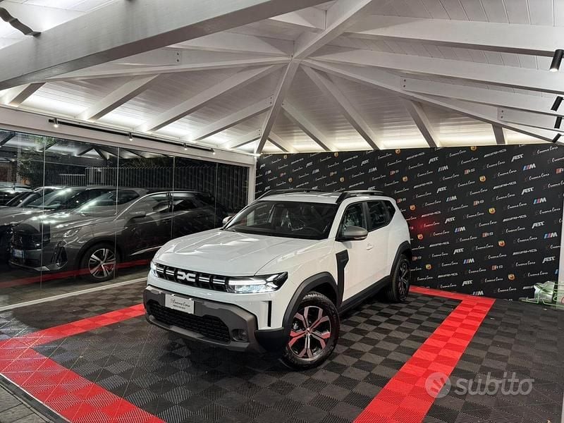 Bianco Nuova 2025 Dacia Duster Expression Station wagon | 22.499 € (Buon prezzo) - Immagine 1/4
