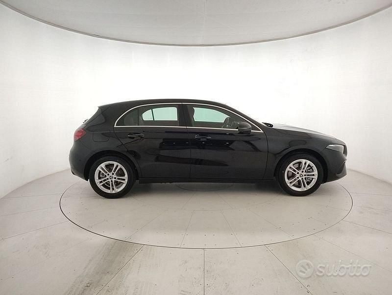 Nuova Mercedes E250 163 CV (119 kW) 2025 Nero Berlina