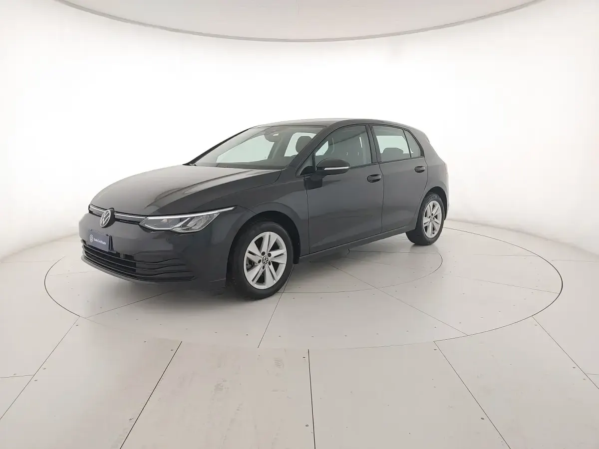 Usata VW Golf VIII Life 131 CV (96 kW) 2023 Berlina