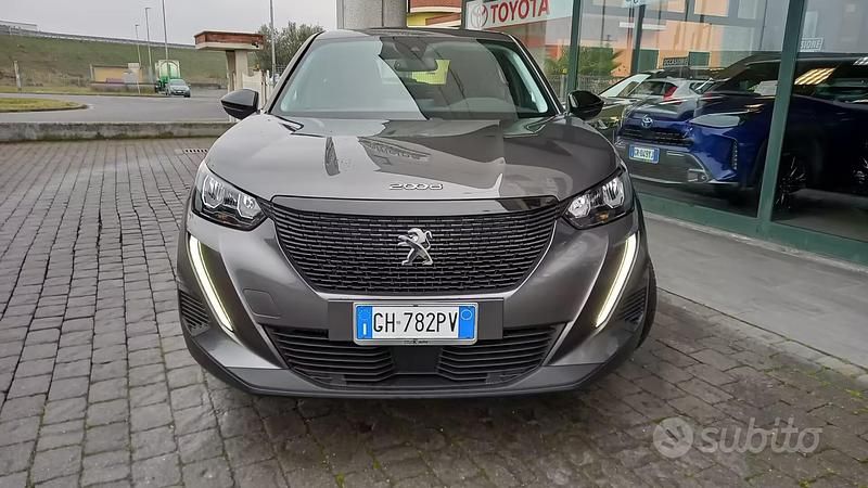 Usata Peugeot 2008 Active 131 CV (96 kW) 2021 Grigio SUV