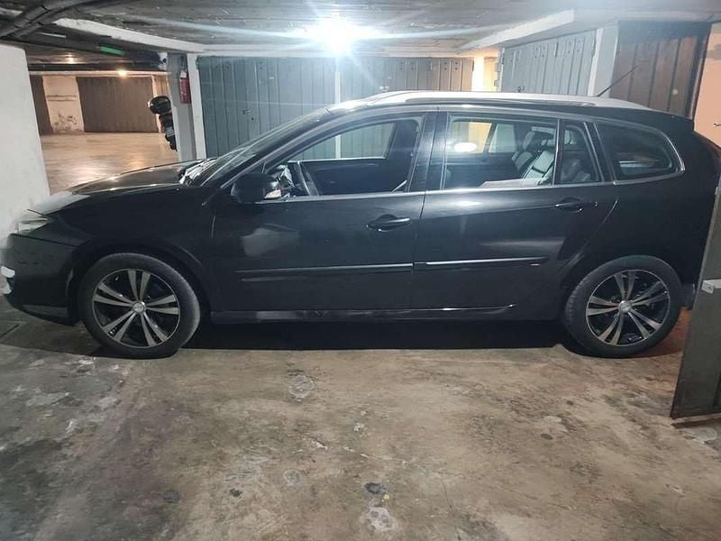Nero Usata 2011 Renault Laguna III Station wagon | 4000 € (Super prezzo) - Immagine 1/4
