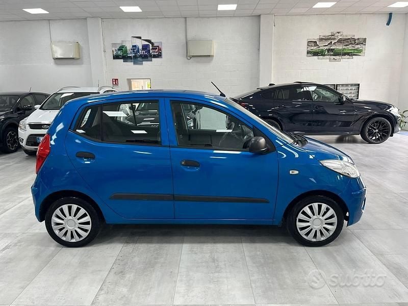 Usata Hyundai i10 Comfort 69 CV (50 kW) 2011 Blu Utilitaria