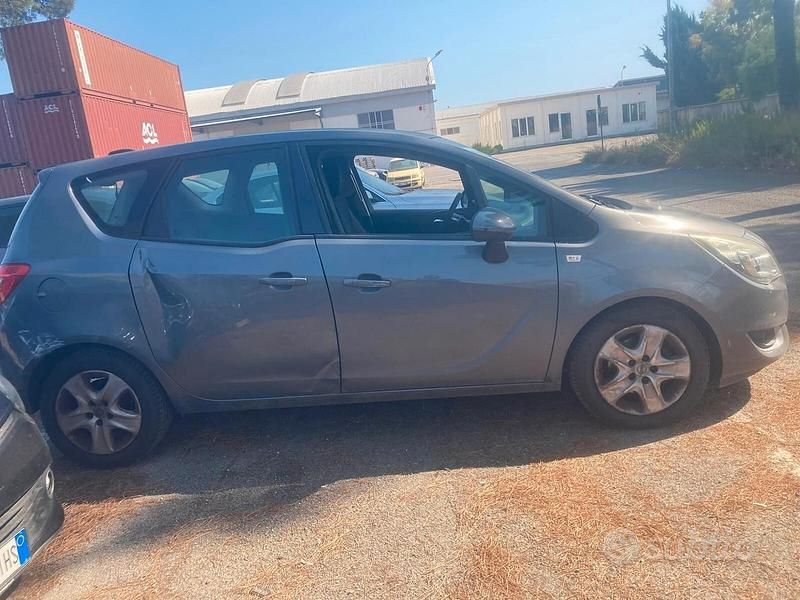 Usata Opel Meriva 120 CV (88 kW) 2017 Grigio Monovolume