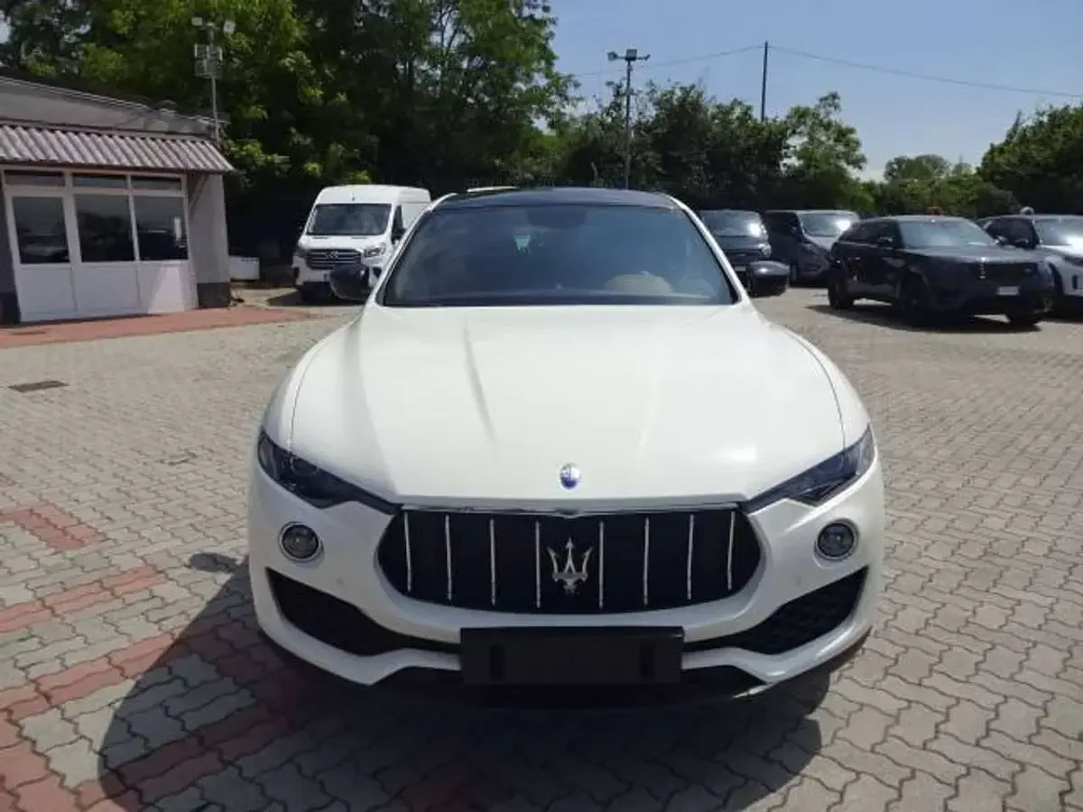 Usata Maserati Levante 349 CV (256 kW) 2018 Bianco SUV