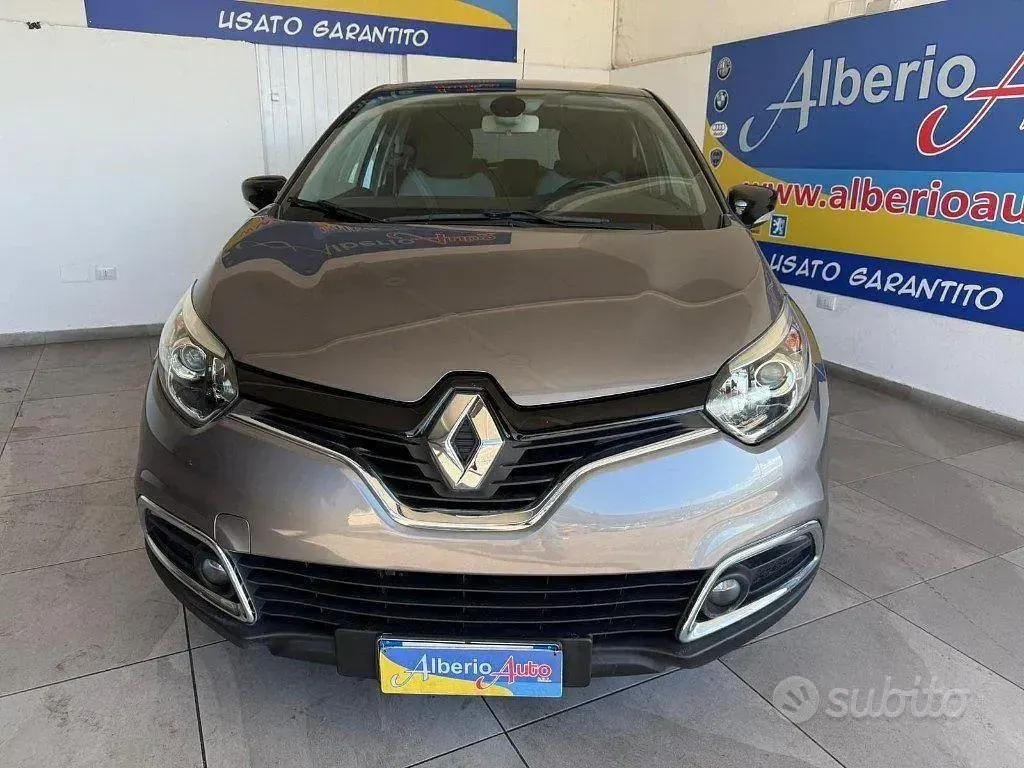 Usata Renault Captur 90 CV (66 kW) 2016 Grigio SUV