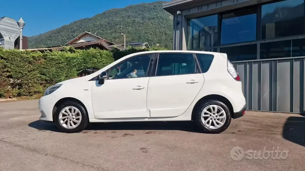 Usata Renault Scénic III LIMITED 110 CV (80 kW) 2015 Other Monovolume