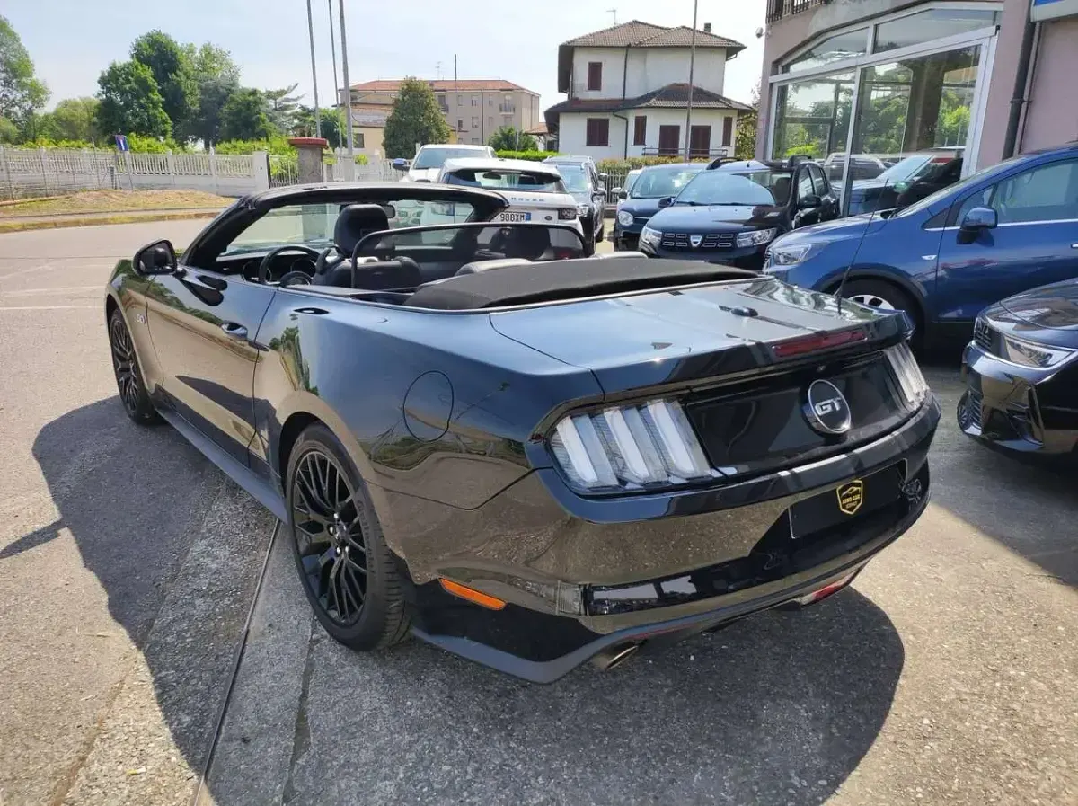 Usata Ford Mustang GT Convertible 421 CV (309 kW) 2017 Nero Cabrio