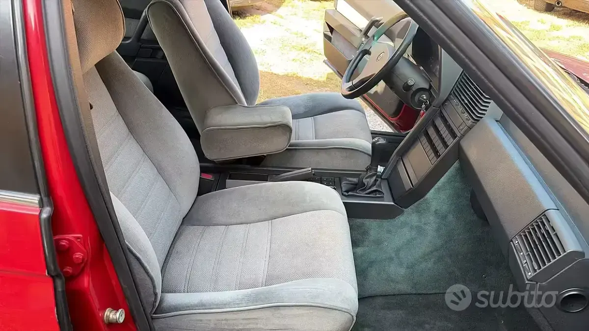 Usata Alfa Romeo 164 145 CV (106 kW) 1988 Rosso Berlina