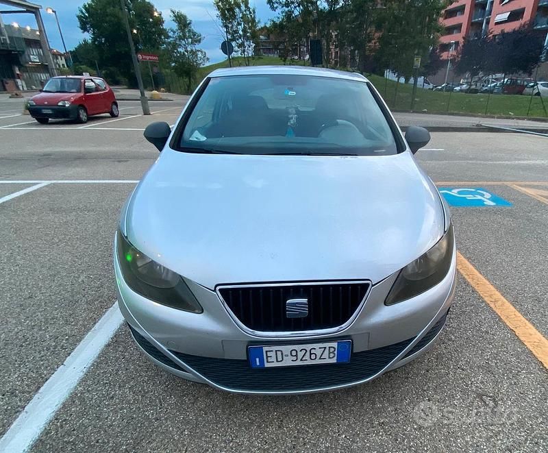 Usata Seat Ibiza 70 CV (51 kW) 2009 Grigio
