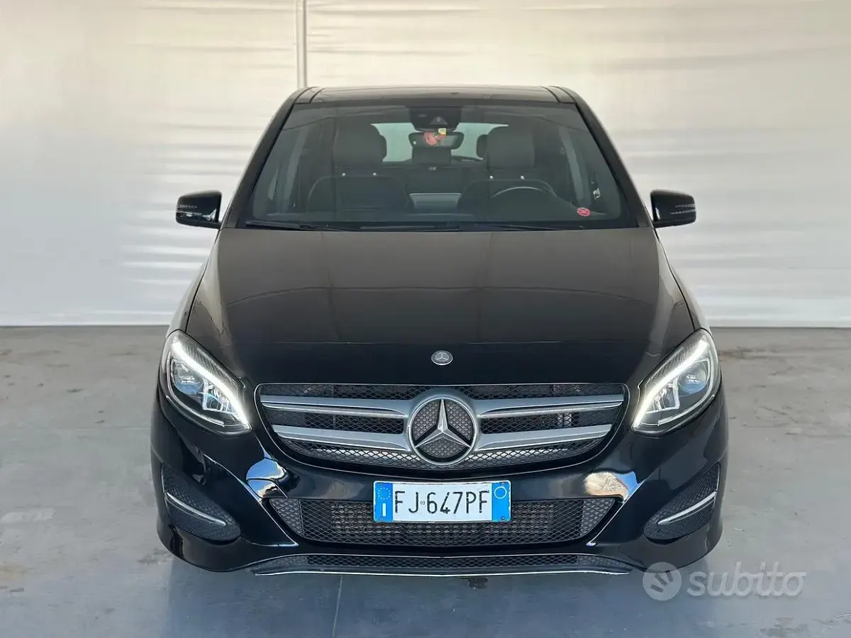 Usata Mercedes B160 Premium 90 CV (66 kW) 2017 Nero Utilitaria