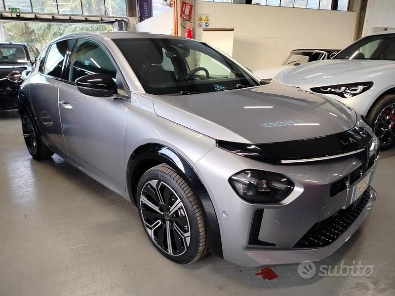 Usata Lancia Ypsilon 101 CV (74 kW) 2025 Grigio Utilitaria