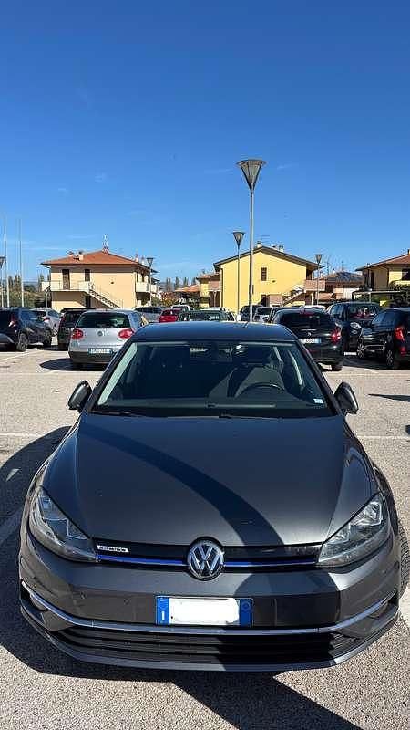 Gebraucht VW Golf VIII Business 131 PS (96 kW) 2020 Grau Limousine