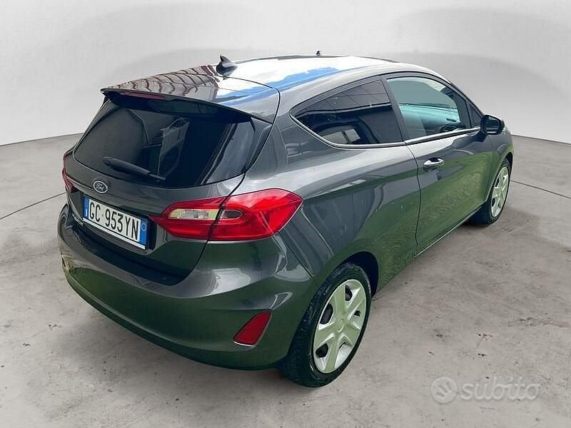 Usata Ford Fiesta Trend 85 CV (62 kW) 2020 Grigio Utilitaria
