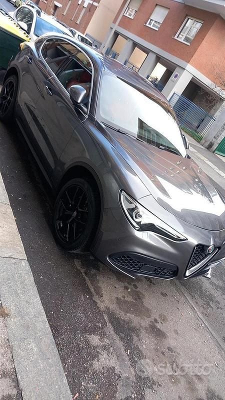 Grigio Usata 2020 Alfa Romeo Stelvio SUV | 25.500 € (Super prezzo) - Immagine 1/4
