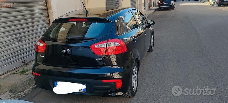 Usata Kia Rio 2016 Nero Utilitaria