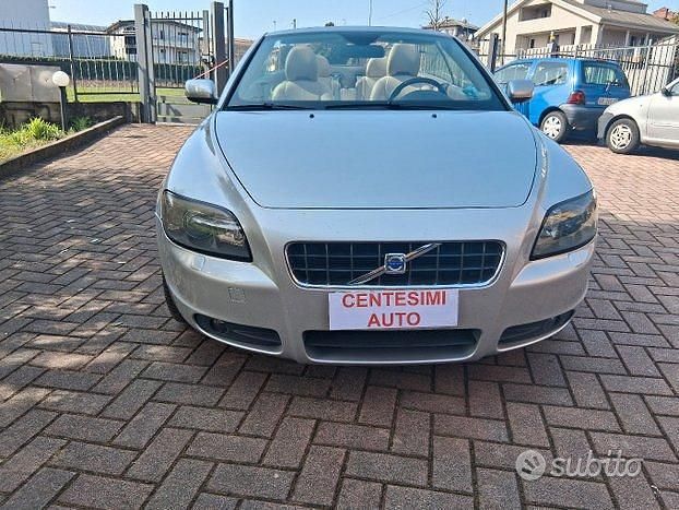 Usata Volvo C70 179 CV (131 kW) 2006 Grigio Cabrio