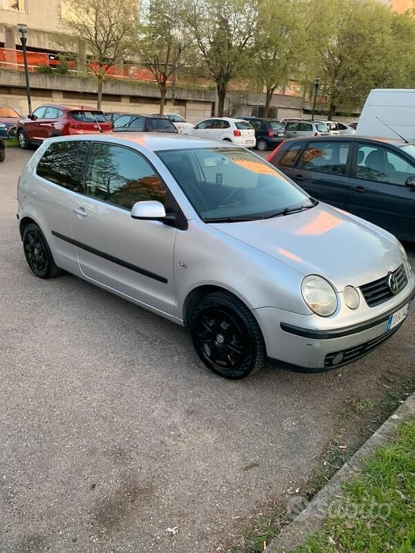 Usata VW Polo 64 CV (47 kW) 2002 Grigio Utilitaria