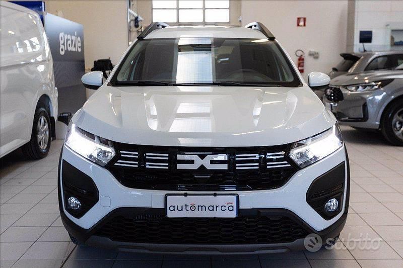 Usata Dacia Jogger Essentiel 101 CV (74 kW) 2024 Bianco Monovolume
