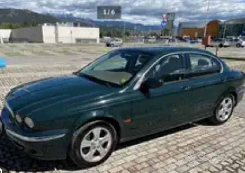Usata Jaguar X-type 156 CV (114 kW) 2002 Verde Berlina