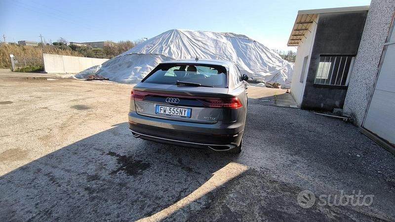 Usata Audi Q8 286 CV (210 kW) 2019 Grigio SUV
