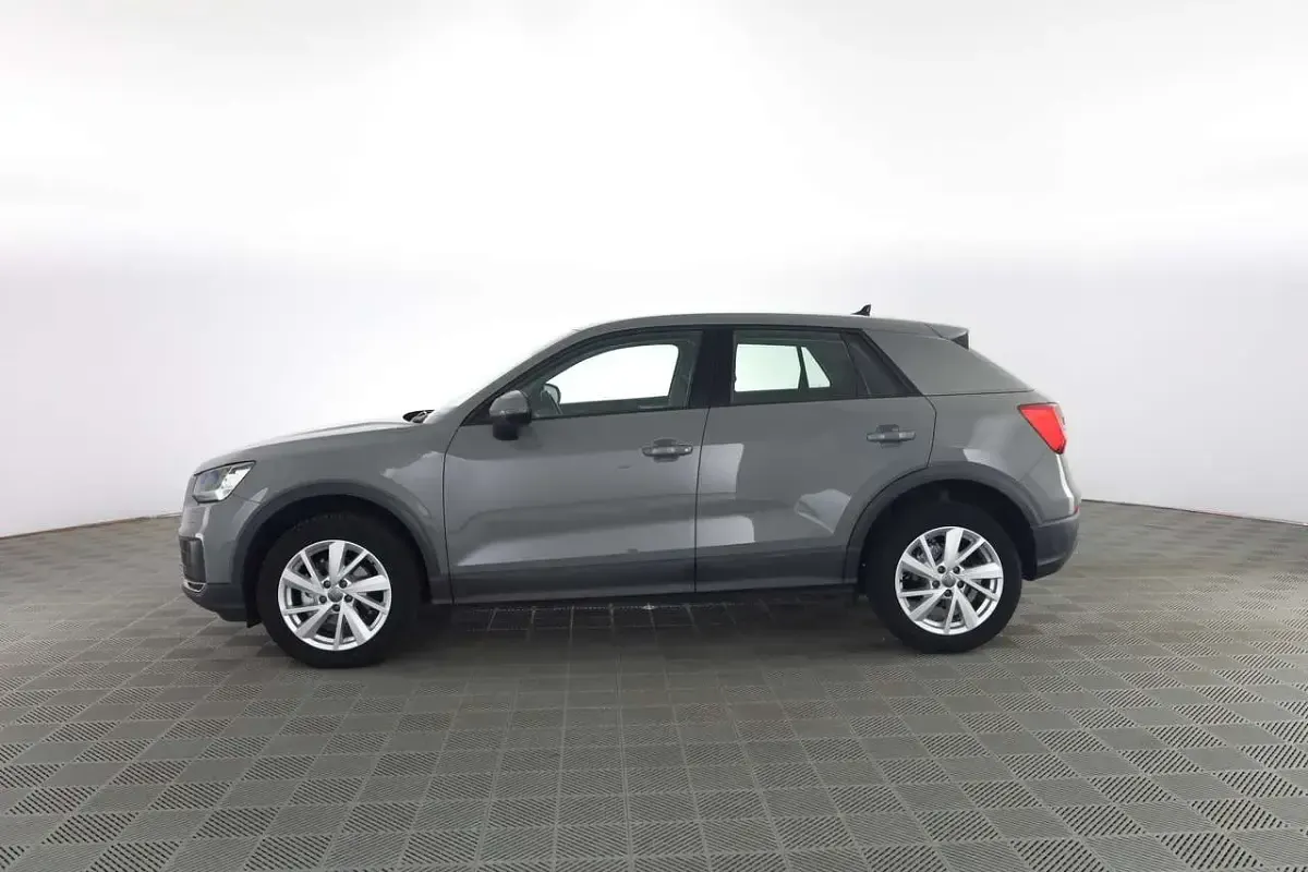 Usata Audi Q2 Business 116 CV (85 kW) 2019 Grigio quantum SUV