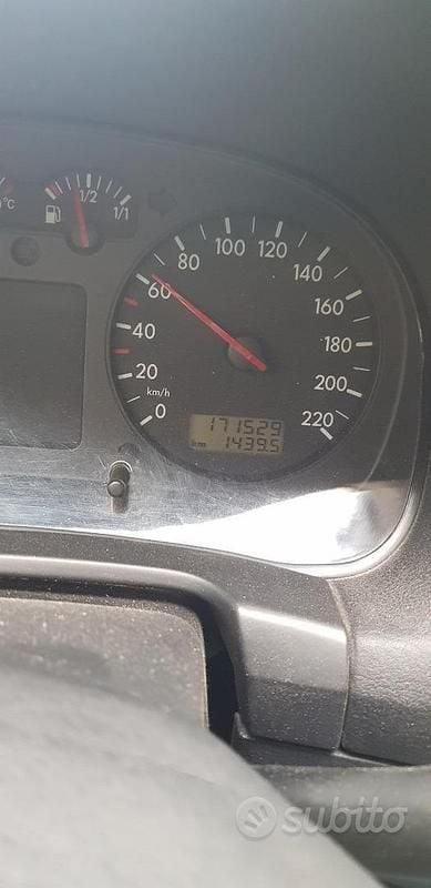 Usata VW Golf IV 110 CV (80 kW) 2001 Grigio Utilitaria