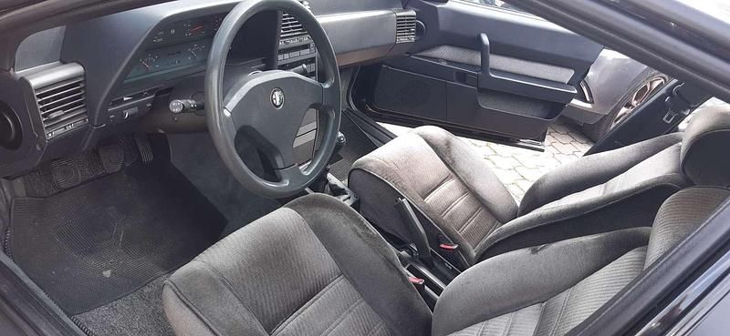 Usata Alfa Romeo 164 139 CV (102 kW) 1991 Nero Berlina