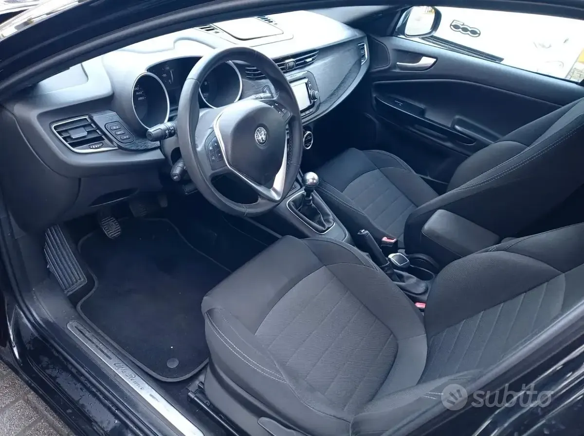 Usata Alfa Romeo Giulietta Business 120 CV (88 kW) 2018 Nero Utilitaria