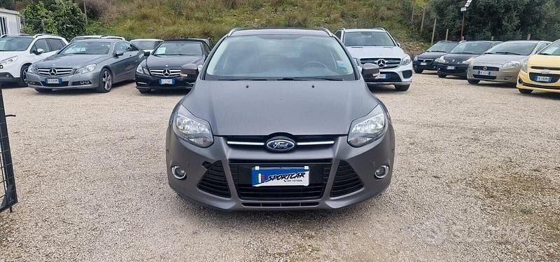 Begagnad Ford Focus 115 HK (84 kW) 2012 Grå Kombi