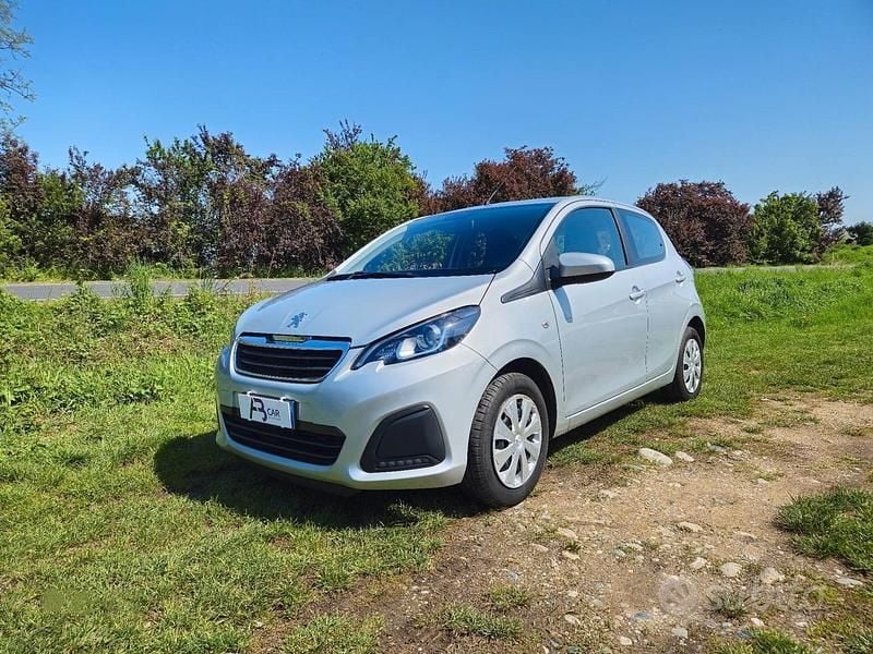 Usata Peugeot 108 Active 72 CV (52 kW) 2021 Grigio Berlina