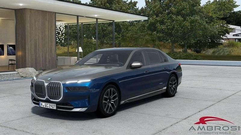 Blu Nuova 2025 BMW 740 Sport Line Tre volumi | 118.866 € (Molto cara) - Immagine 1/4
