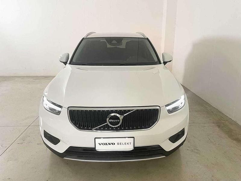 Usata Volvo XC40 Momentum 129 CV (94 kW) 2021 Bianco SUV