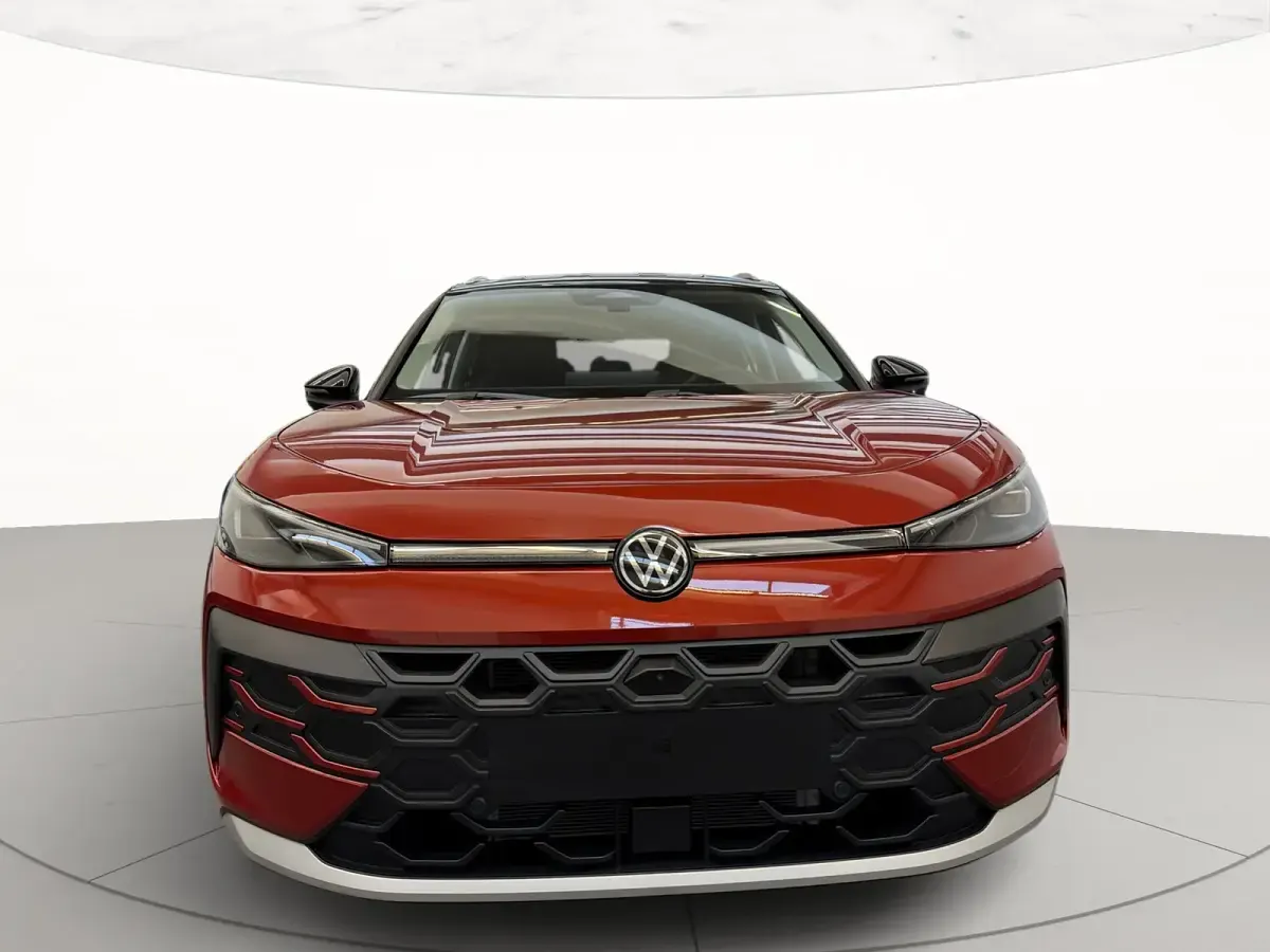 Usata VW T-Roc Style 115 CV (84 kW) 2026 Flame red metallizzato nero SUV