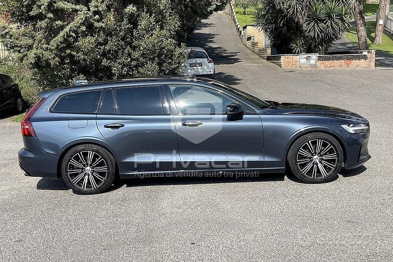 Usata Volvo V60 R-Design 200 CV (147 kW) 2019 Blu Station wagon