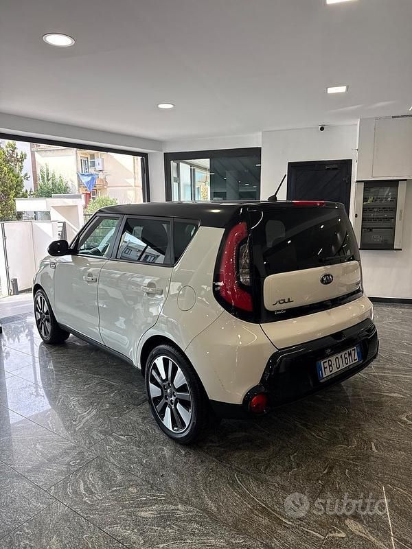 Usata Kia Soul 136 CV (100 kW) 2016 Bianco SUV