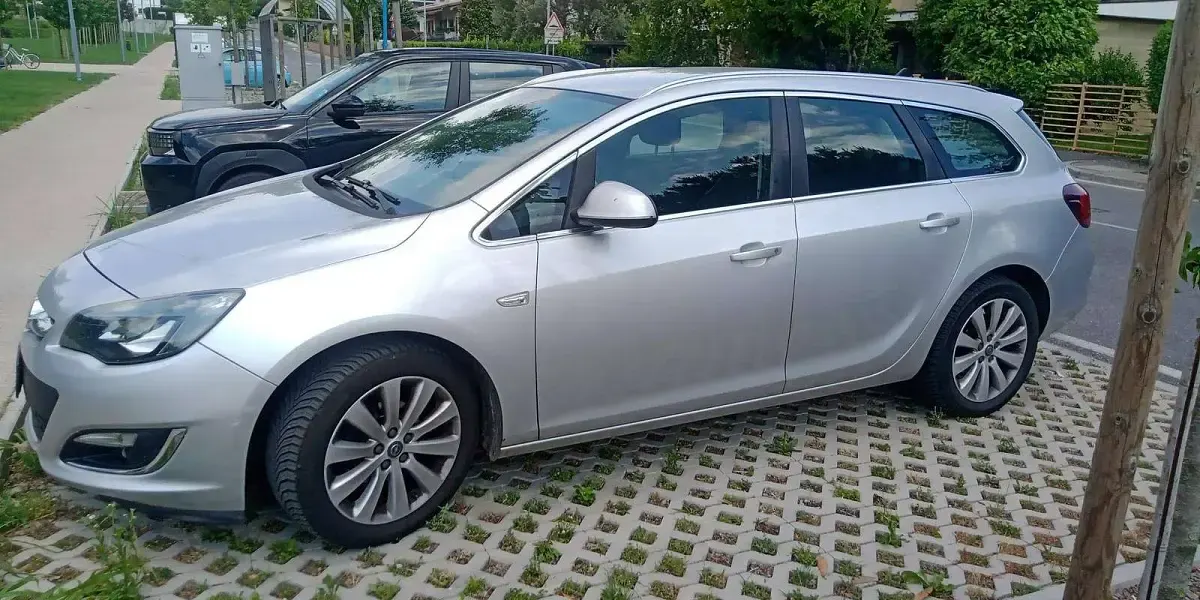 Usata Opel Astra Cosmo 140 CV (102 kW) 2016 Argento Station wagon