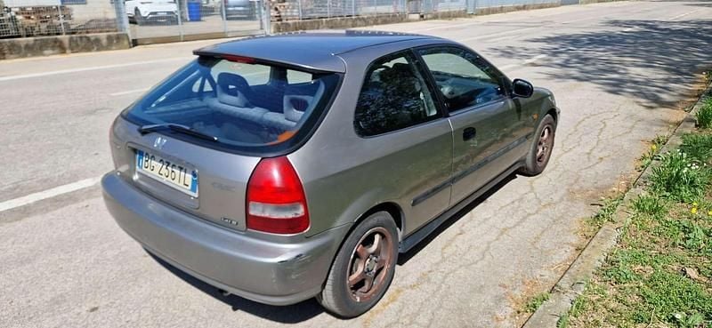 Usata Honda Civic S 90 CV (66 kW) 2000 Grigio Berlina