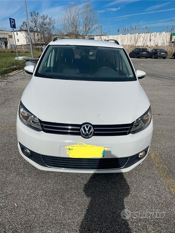Usata VW Touran Conceptline 90 CV (66 kW) 2012 Bianco Monovolume