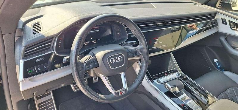 Usata Audi Q8 S-line plus 286 CV (210 kW) 2023 Nero metallizzato SUV