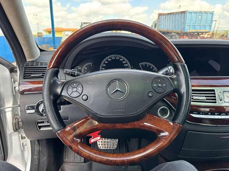 Käytetty Mercedes S350 Elegance 235 HP (172 kW) 2010 Hopea Sedan