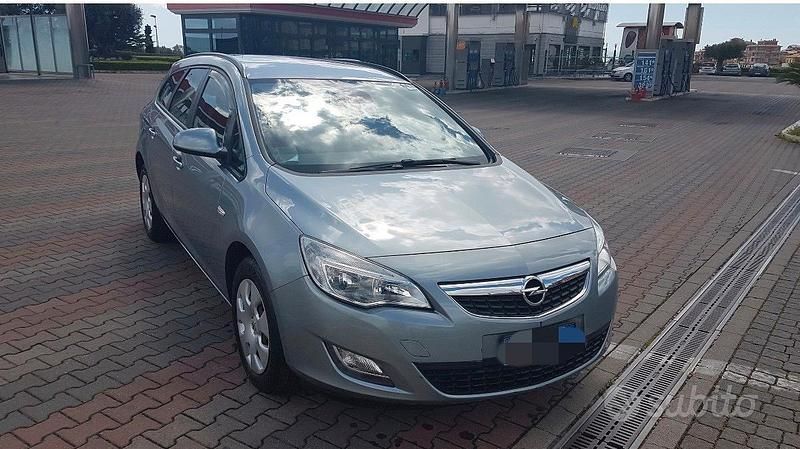 Occasion Opel Astra 60 ch (44 kW) 2011 Berline