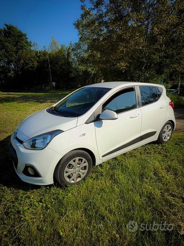 Usata Hyundai i10 69 CV (50 kW) 2016 Bianco Utilitaria