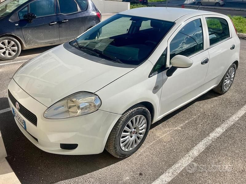 Usata Fiat Punto 75 CV (55 kW) 2010 Utilitaria