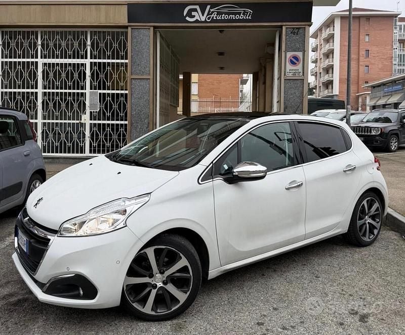 Usata Peugeot 208 GT-line 110 CV (80 kW) 2019 Other Utilitaria
