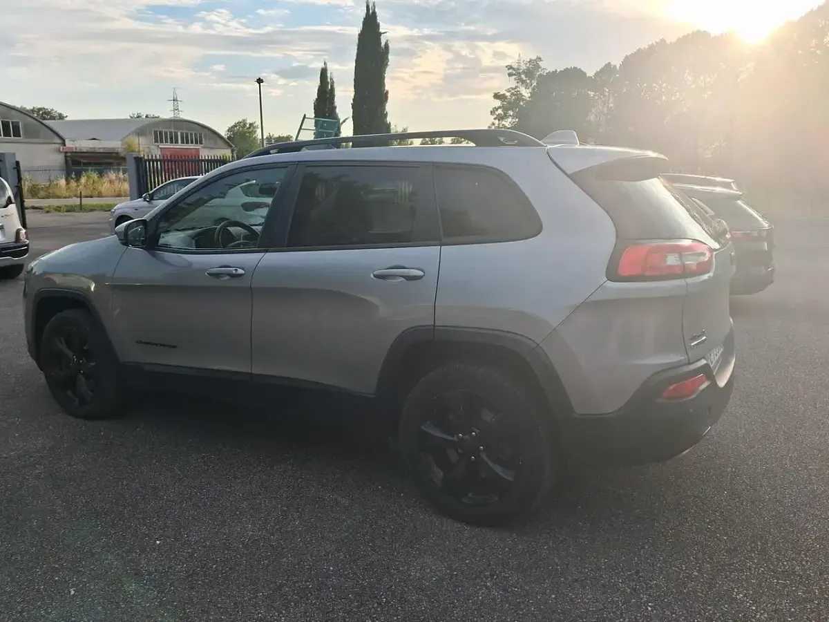 Usata Jeep Cherokee Night Eagle 185 CV (136 kW) 2016 Argento SUV